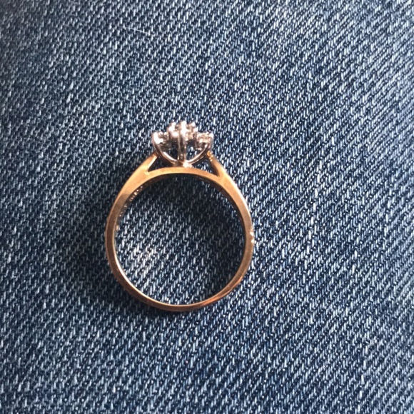 10K cluster engagement ring - Picture 11 of 11